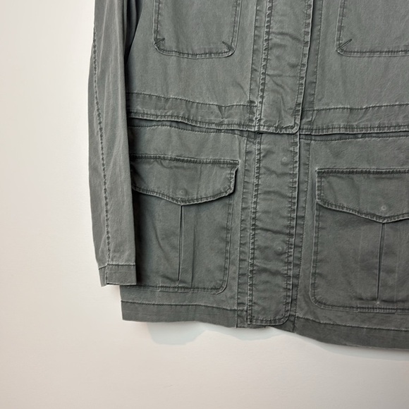 Jou Jou Woman’s Lightweight Green Khaki Distressed Utility Jacket /Half Cropped - Picture 4 of 8